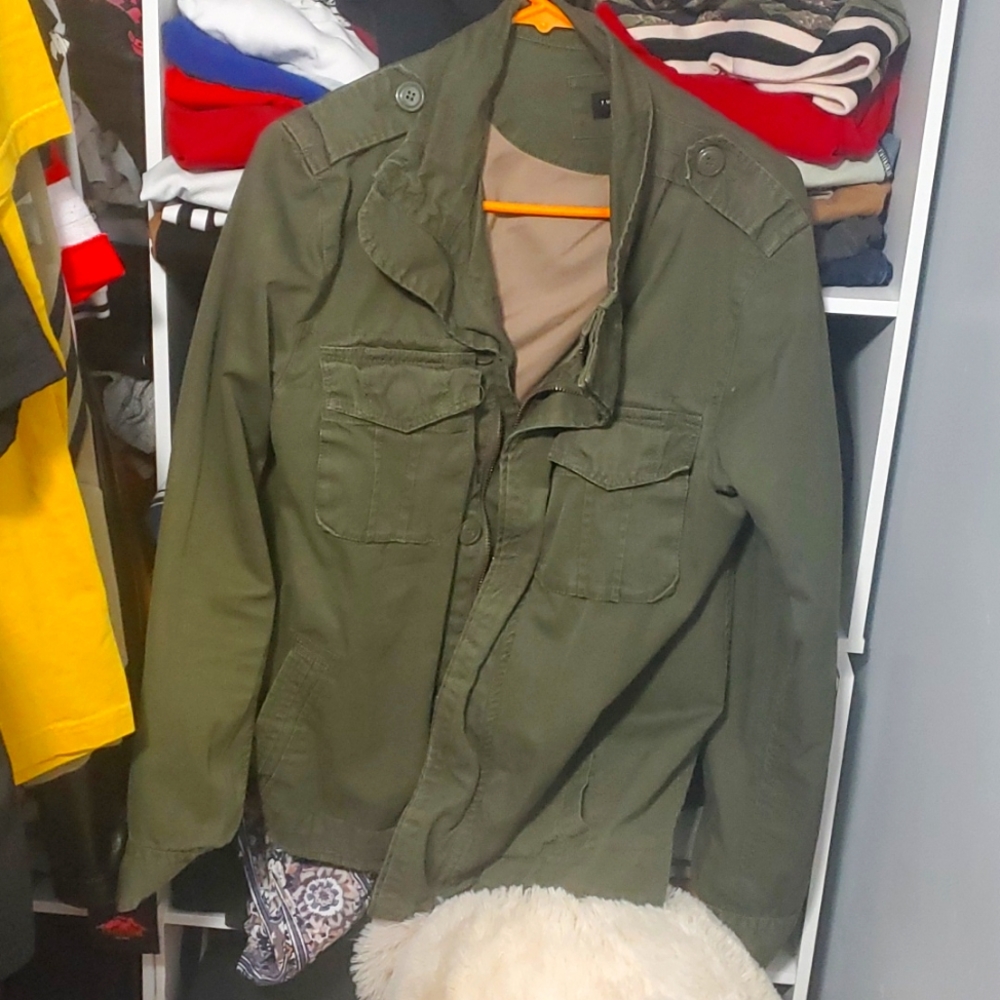Jackets green